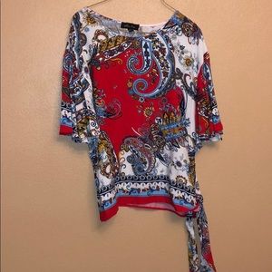 Lovely summer crisp tie side topp in Size S